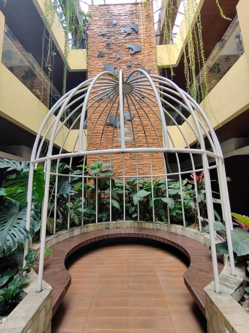 Sweet Garden Guest House Malang Exterior foto