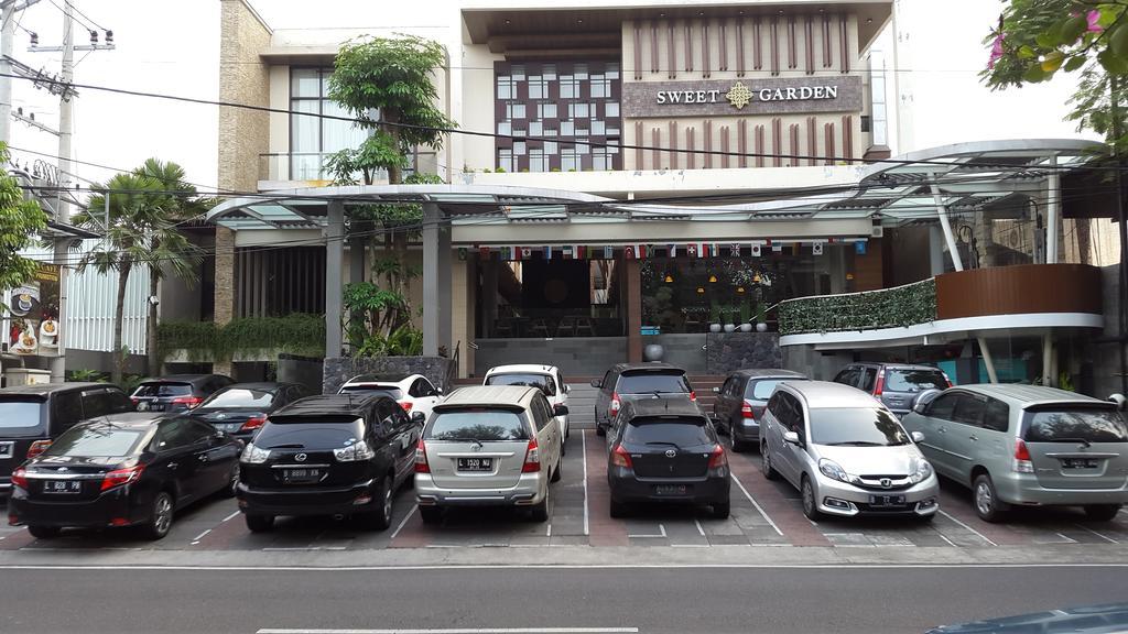 Sweet Garden Guest House Malang Exterior foto